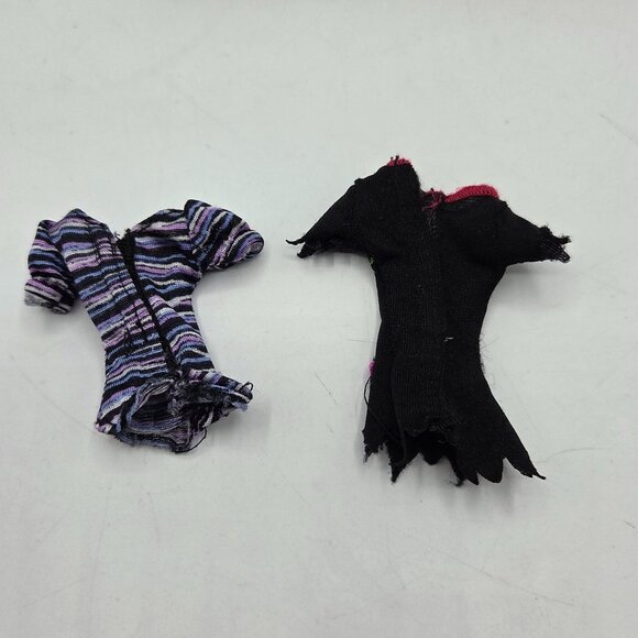 Monster High Doll Dress Set - Catrine DeMew Scaris & Ghoul Spirit Venus McFlytra - Picture 5 of 5